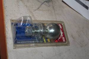 lot 1630 image: Valley Industries 5038 2 Trailer Ball (New )