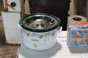 lot 1637 image: Rival Crock Pot