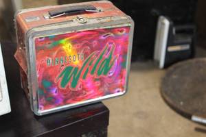 lot 1639 image: Vintage Minnesota Wild Collectors Tin