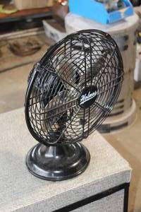 lot 1642 image: Holmes Desk Fan