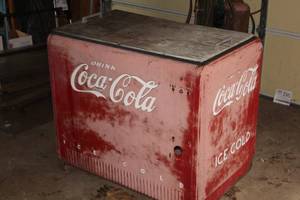 lot 389 image: Coca-Cola Cooler