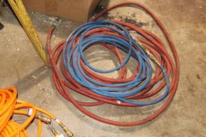 lot 1667 image: Lot of (2) Air Hoses