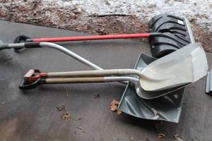 lot 1680 image: Lot of (4) Shovels - Metal Scoop Shovels (x2), Plastic Snow Shovels (x2)