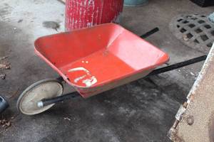lot 1683 image: Vintage Metal Wheelbarrow