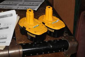 lot 1730 image: Lot of (2) DeWalt 18V Batteries
