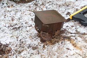 lot 422 image: Vintage Hog Oiler
