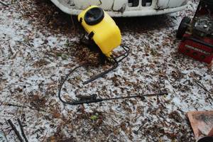 lot 424 image: Hudson Bak-Pak Commercial Sprayer