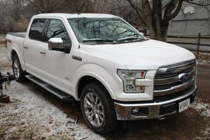 lot 380 image: 2017 Ford F-150 Lariat Super Crew 4-door Pickup Truck