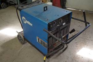 lot 12 image: Miller Dimension 302 CCCV-DC Welding Power Source