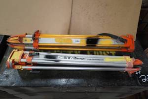 lot 123 image: 2 Aluminum Tripods - CSTBerger