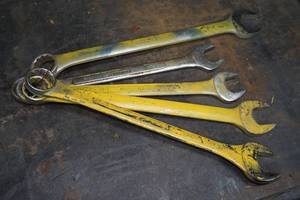 lot 150 image: Large Combination Wrenches - SAE