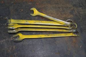 lot 142 image: Large Combination Wrenches - SAE