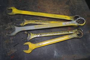 lot 137 image: Large Combination Wrenches - SAE