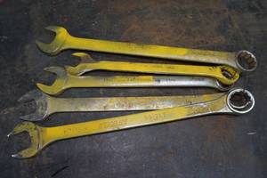 lot 125 image: Large Combination Wrenches - SAE