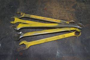lot 122 image: Large Combination Wrenches - SAE
