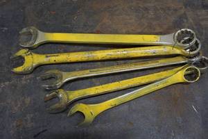 lot 113 image: Large Combination Wrenches - SAE