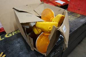 lot 73 image: Amber Safety Lights