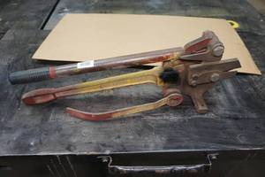 lot 52 image: Bohn-Combi Aero Strapmaster Multi Tool - CutsBendsTwistsPunches