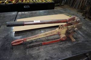 lot 40 image: Bohn-Combi Aero Strapmaster Multi Tool - CutsBendsTwistsPunches