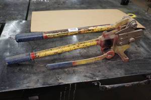 lot 31 image: Bohn-Combi Aero Strapmaster Multi Tool - CutsBendsTwistsPunches
