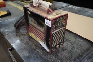 lot 27 image: Thermadyne Thermal Arc 130 GTS DC Inverter Arc Welder