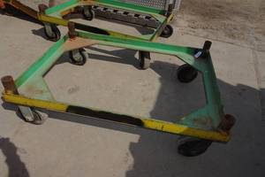 lot 157 image: Heavy Duty 4 Wheel Cart