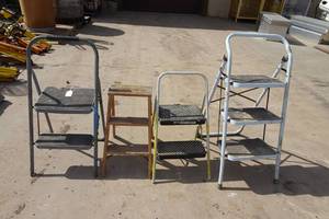 lot 148 image: 4 Step Stools