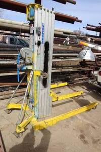 lot 9 image: Genie SL-25 Superlift