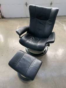 Scandinavian Designs Stressless Recliner