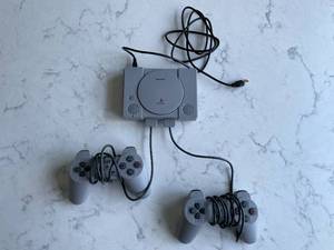 Sony PlayStation Classic Mini & ATARI 2004 Flash Back 10 Games In One