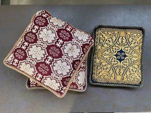 Lot of 3 Decorative Pillows