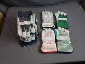 12 Pairs of Work Gloves