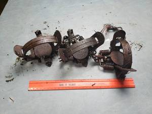 3 Leg Hold Traps