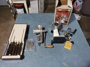 Meat Grinders and Kitchen Knives