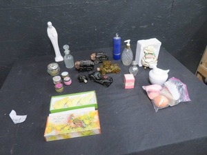 BEAUTY ITEMS  ANTIQUE PERFUME BOTTLES