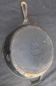 CAST IRON LODGE PAN