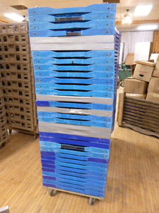 33 Home Style Bakery Bread Racks