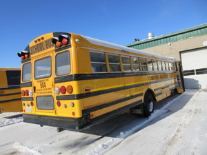 lot 604 image: 77 PASSENGER THOMAS SCHOOL BUS