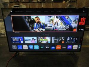 VIZIO 55 Class E-Series 4K (2160P) Ultra HD HDR Smart LED TV E55-F1) - Scratch Bottom LH Corner - Includes Remote.