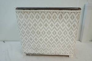 clothes hamper