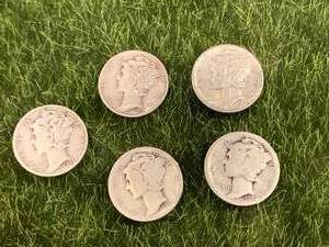 lot 8 image: Lot of Five Silver Mercury Dimes