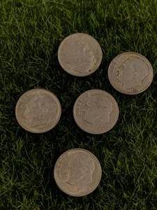 lot 18 image: Lot of 5 Silver Eisenhower Dimes