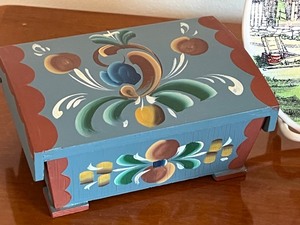 Vintage Rosemaling Items
