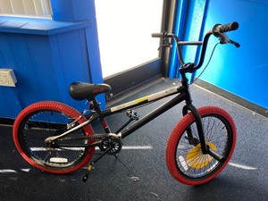 DREAD BLACK AND RED KIDS BMX BIKE
