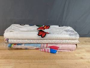 lot 118 image: Collection of 3 Smurf Themed Fabric Bolts - Z