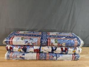 lot 101 image: Collection of Patriot Snowmen Christmas Themed Fabric Bolts - Z