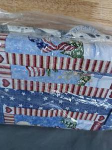 lot 516 image: Two Bolts of Fabric - Patriotic ThemePolar Bears Patterns