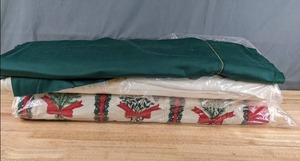lot 473 image: Collection ChristmasHoliday Themed Bolts of Fabric - Z