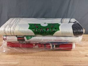 lot 455 image: Assorted Bolts of Christmas Theme Appliqus and Fabric - Z