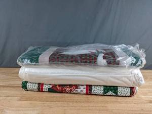 lot 257 image: Collection of Christmas Themed Bolts of Fabric - Z